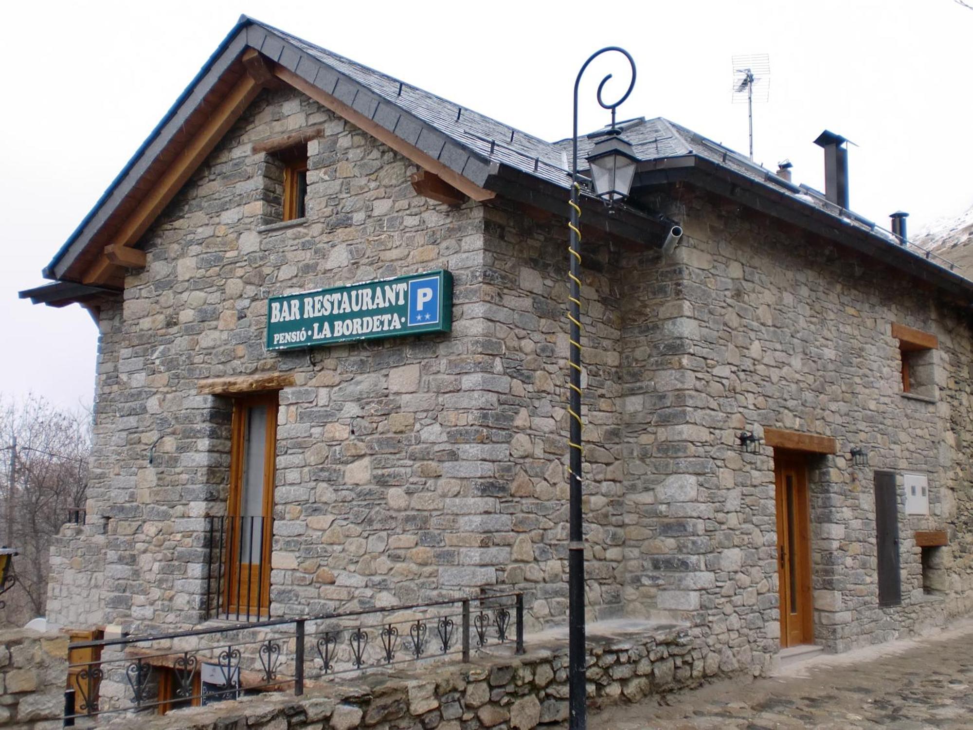 Pensio I Apartaments La Bordeta Estación Εξωτερικό φωτογραφία